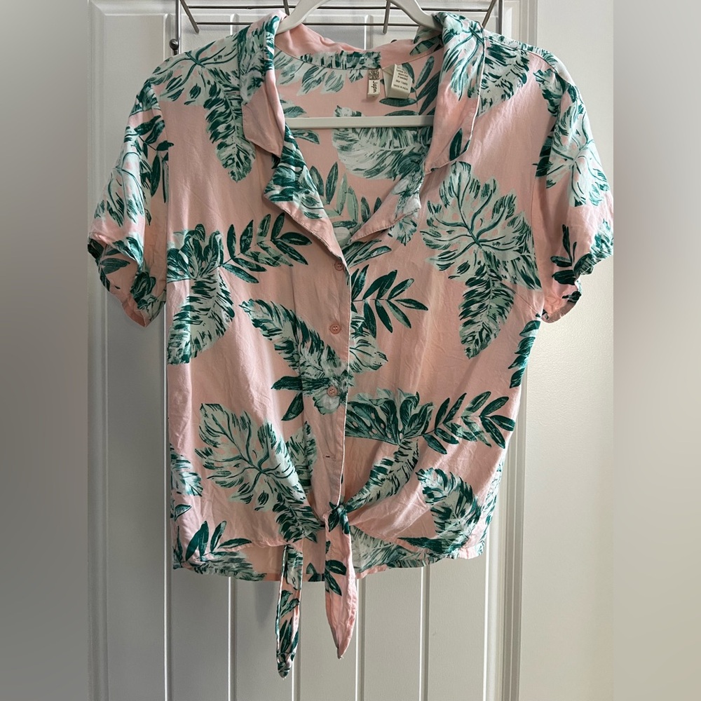 Japna pink tropical button up collared crop top